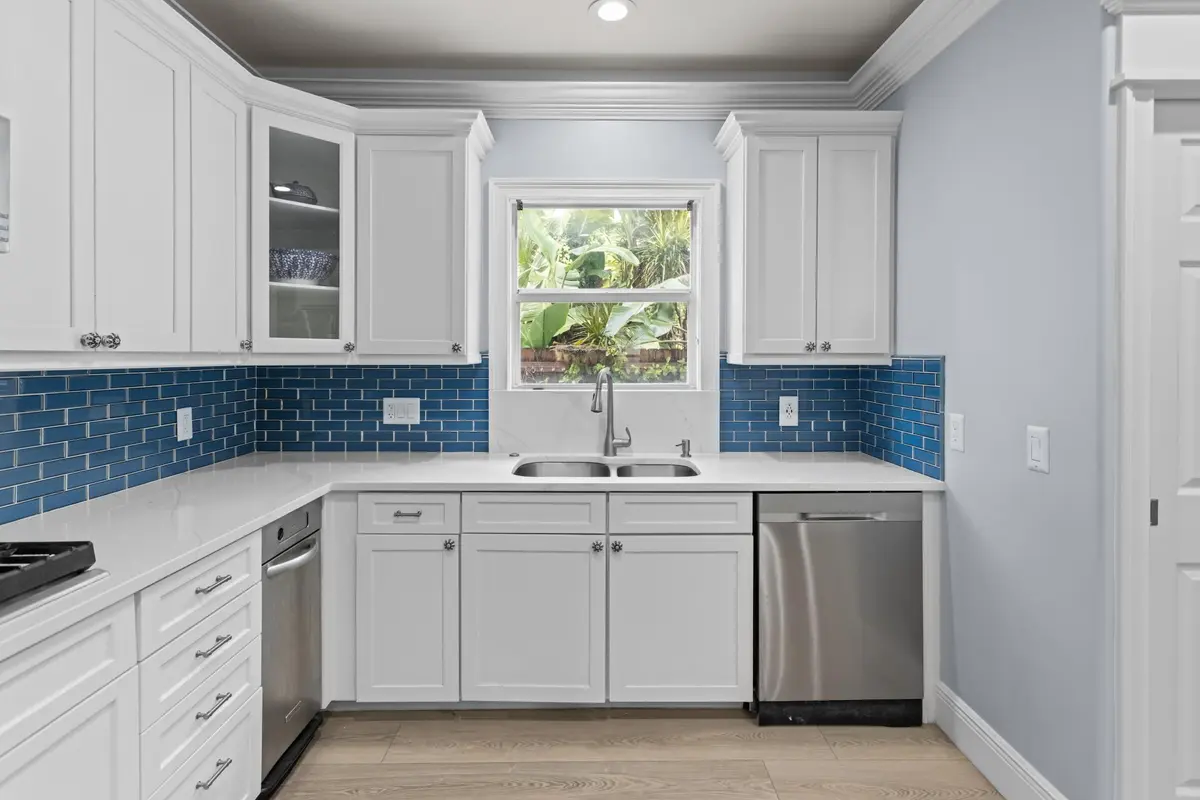 KitchenE at 360 Gregory Road, West Palm Beach