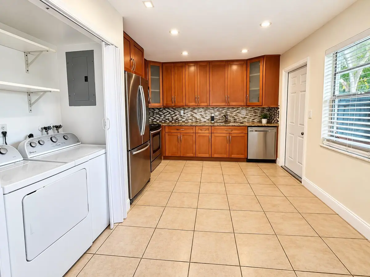 kitchen and wd at 7385 W Sunrise Boulevard, Plantation