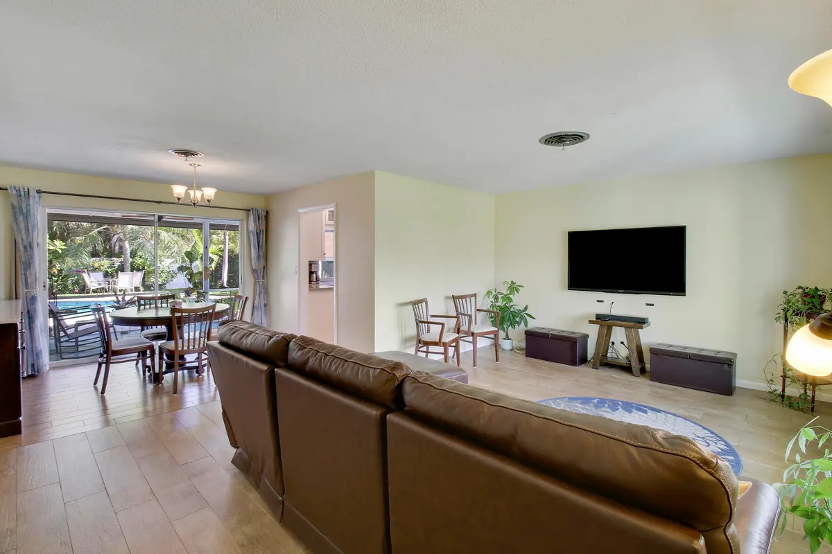 LR / DR at 60 Camelia Circle, Tequesta