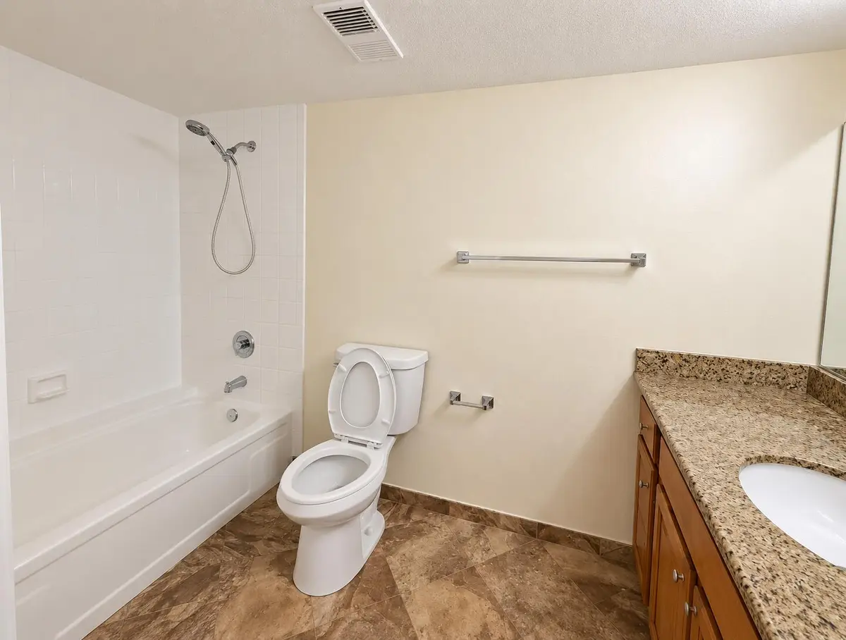 ps bath at 1820 N CONGRESS Avenue 310, West Palm Beach