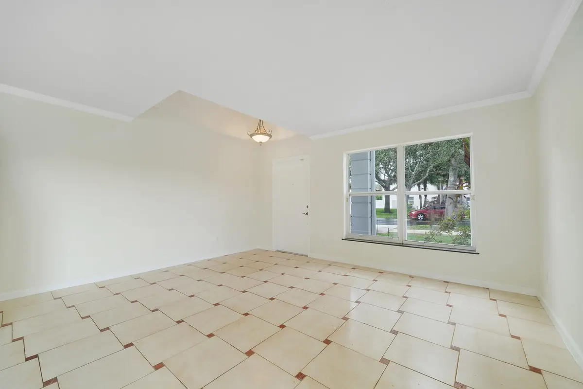 06_Image_6_mls at 2203 SW 134th Avenue, Miramar