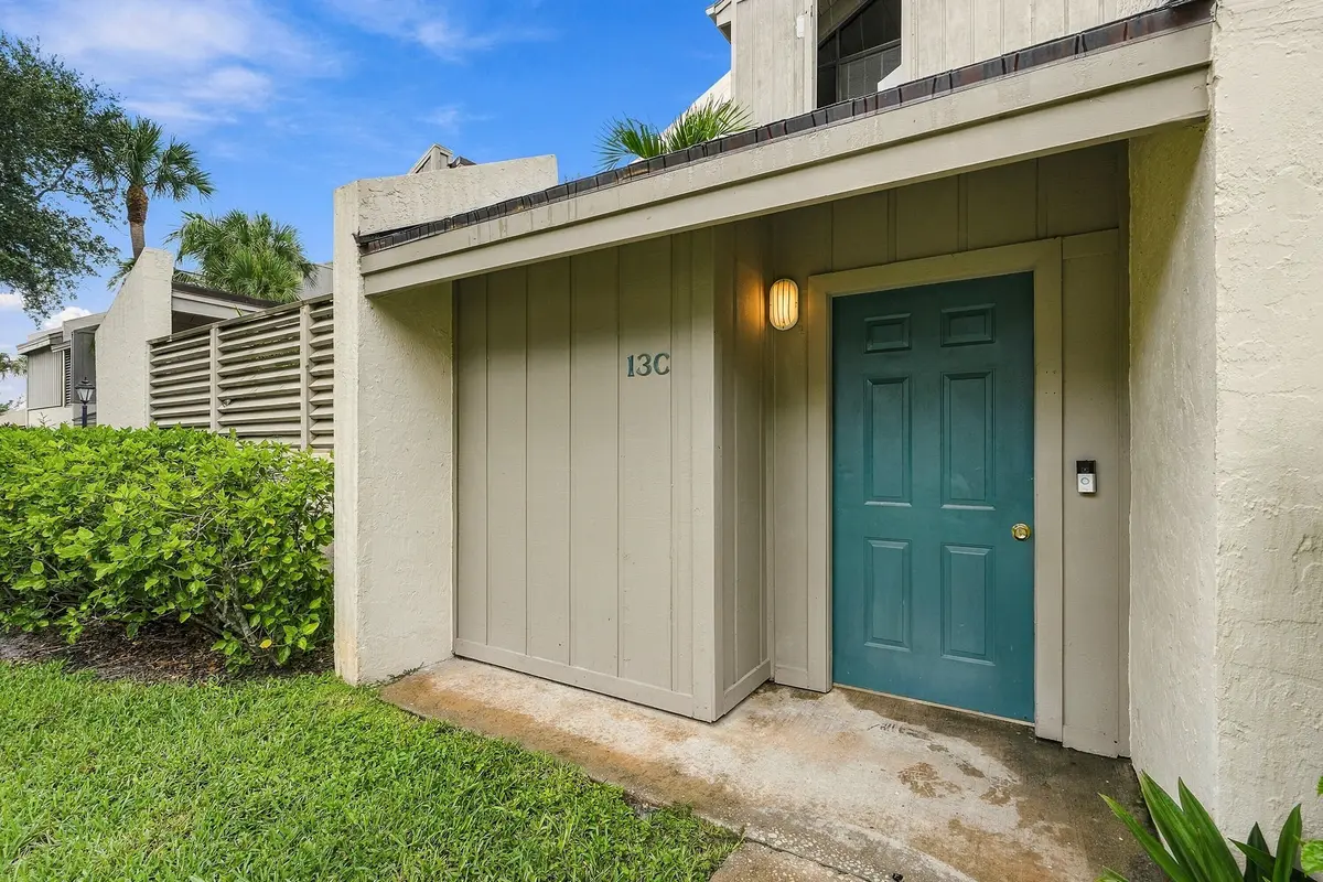 Front at 1605 S US Highway 1 13C, Jupiter