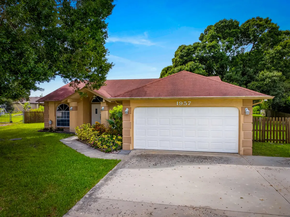 01_Frontview at 1957 SE DRANSON Circle, Port St. Lucie