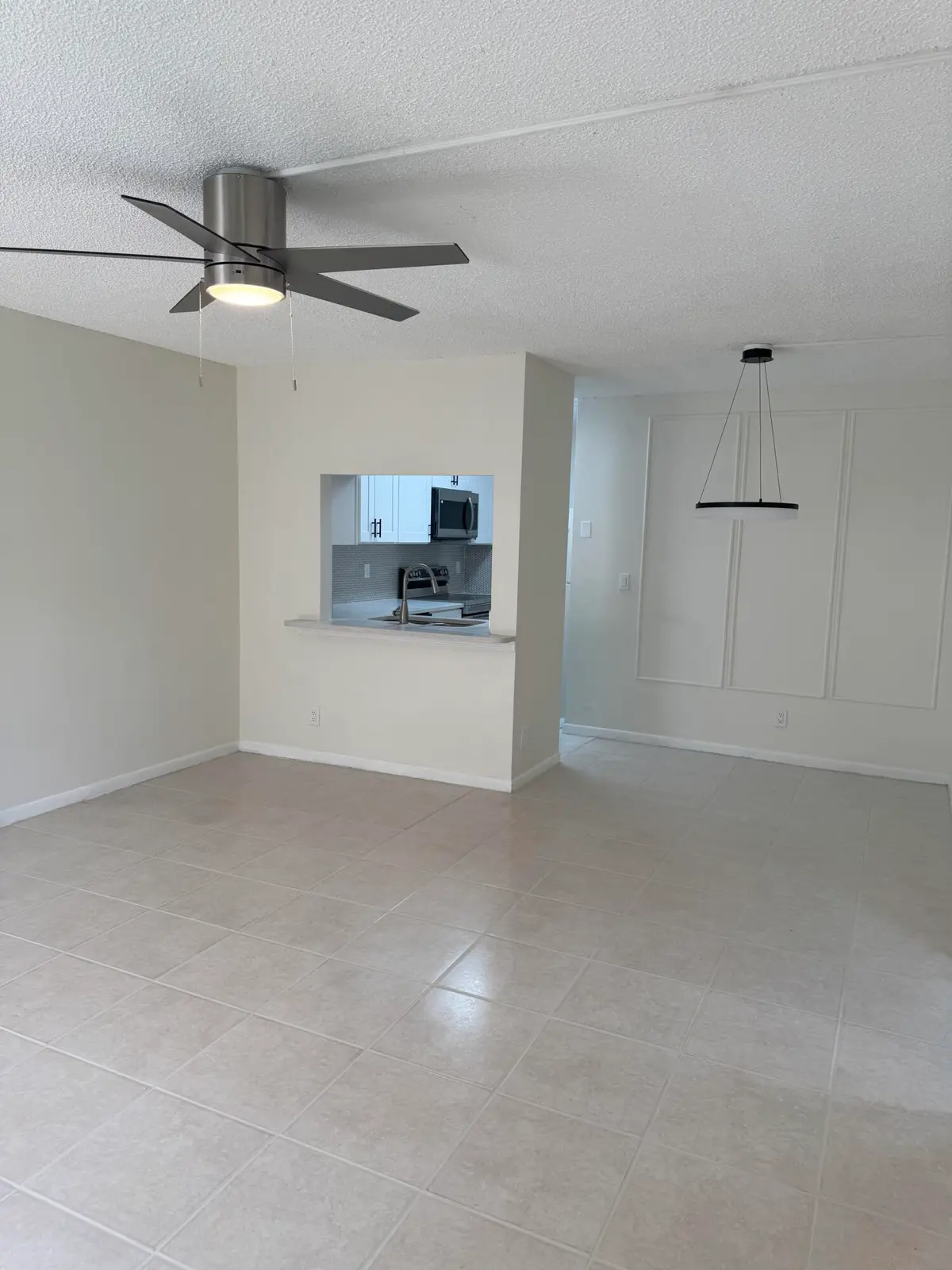 IMG_64272 at 819 TWIN LAKES Drive 31-C, Coral Springs