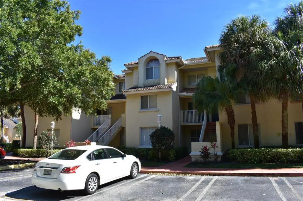 Building at 2104 GLENMOOR Drive 2104, West Palm Beach