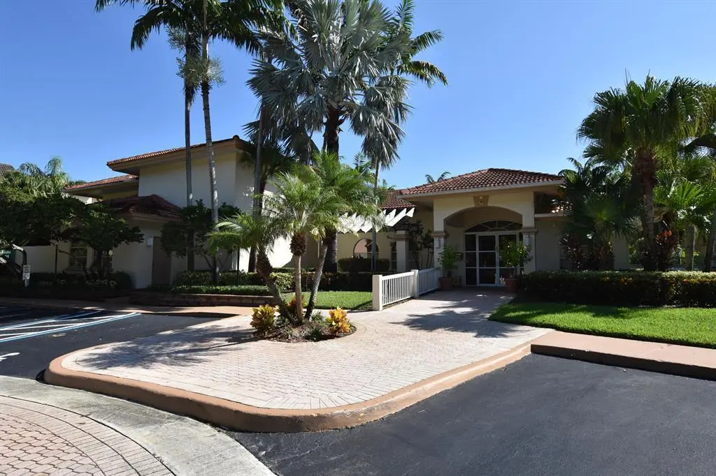 Club House at 2104 GLENMOOR Drive 2104, West Palm Beach