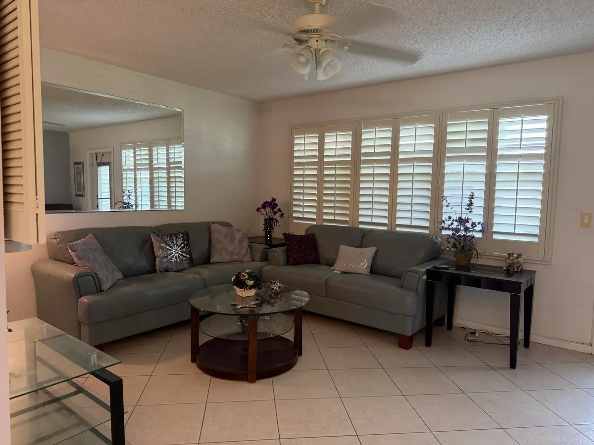 Living at 130 Southampton B, West Palm Beach