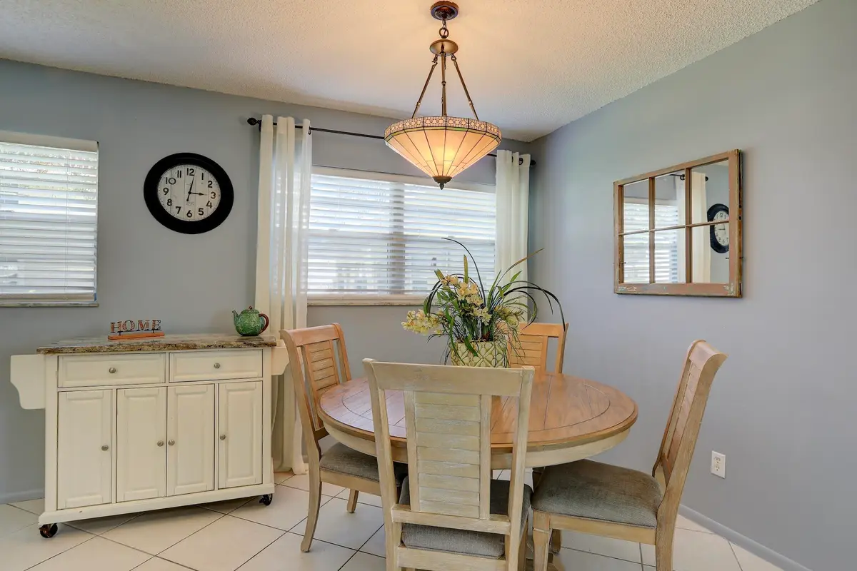 8_E3jpg at 46 WOODLAND Drive 106, Vero Beach