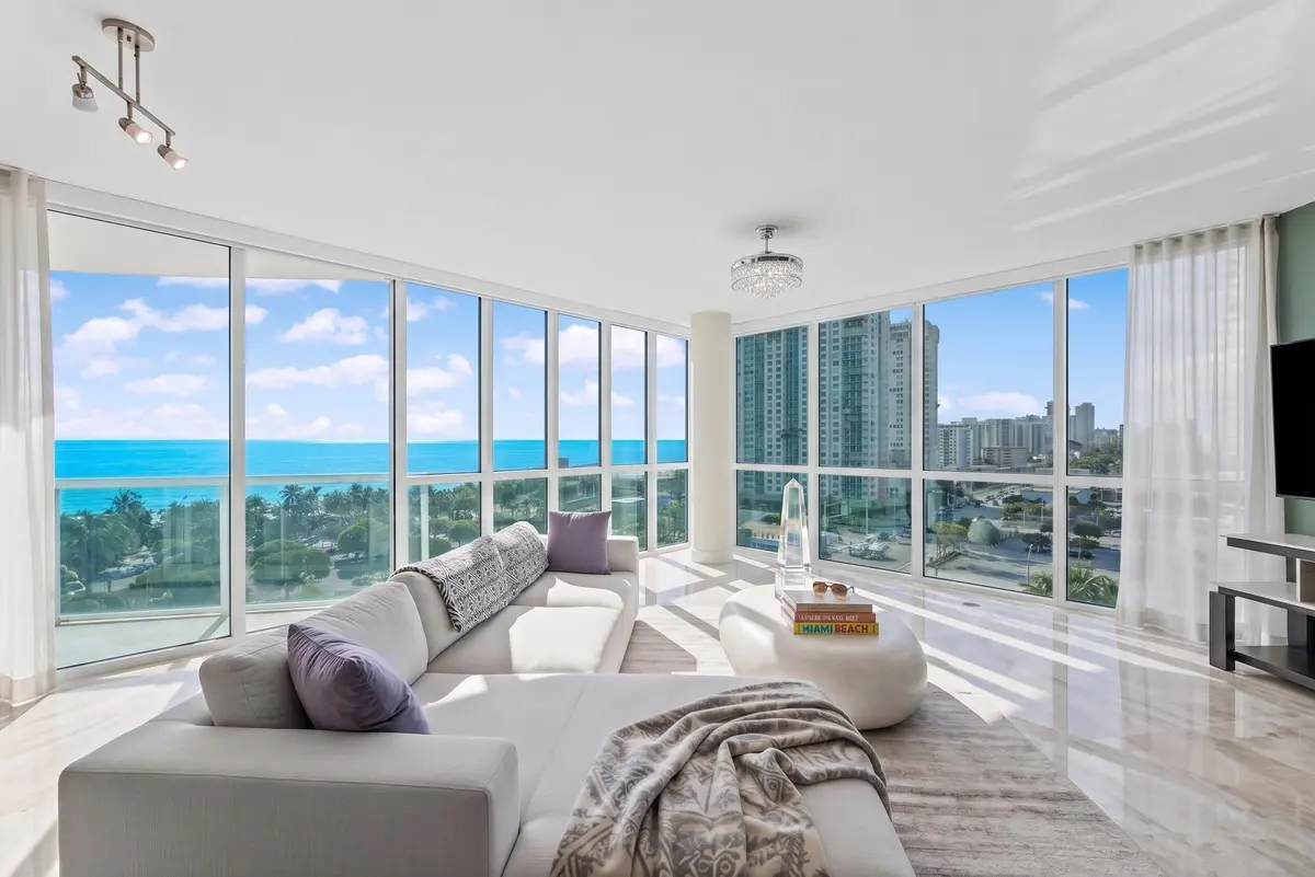 Great Room at 1 N Ocean Boulevard 806, Pompano Beach