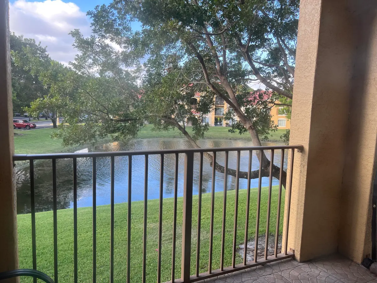 view at 4200 SAN MARINO Boulevard 204, West Palm Beach