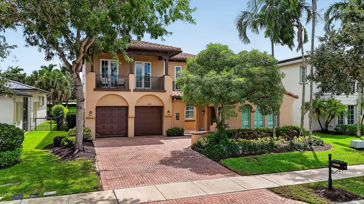 74-web-or-mls-DJI_20260920014822_0064_D_ at 10998 NW 78th Place, Parkland