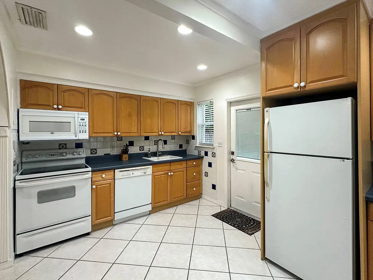 Photo 3 at 1613 NW 4TH Avenue, Fort Lauderdale