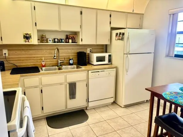 Kitchen at 6095 N SABAL PALM Boulevard 308, Tamarac