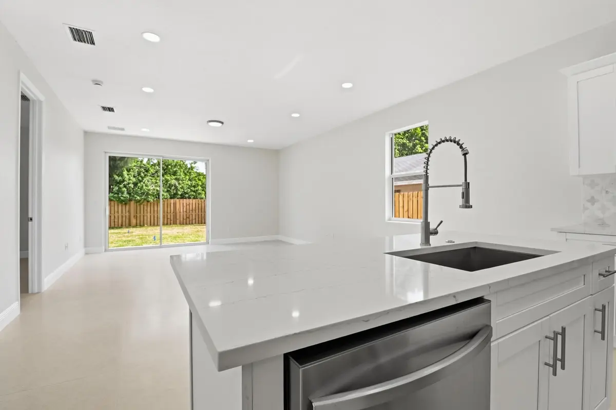 18_img_2058 at 4383 Marilyn Drive, Lake Worth