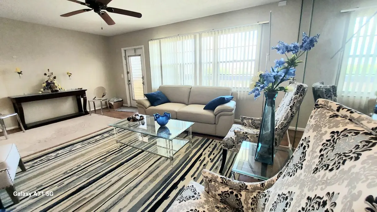 liv 2 at 4014 Wolverton A, Boca Raton