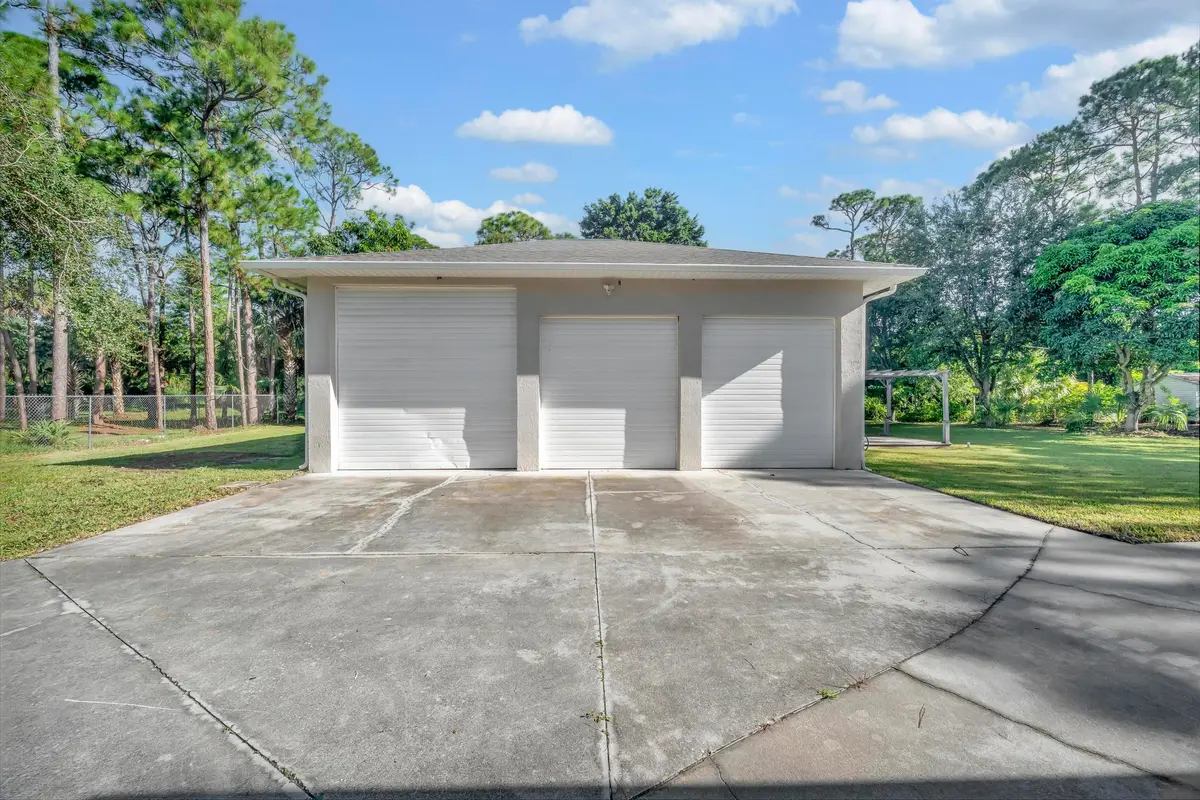 Detached Garage at 8330 Hidden Pines Road, Fort Pierce