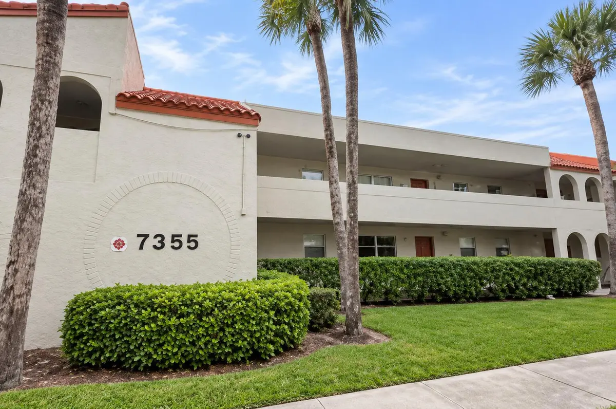 Exterior Building View at 7355 Woodmont Terrace 104, Tamarac