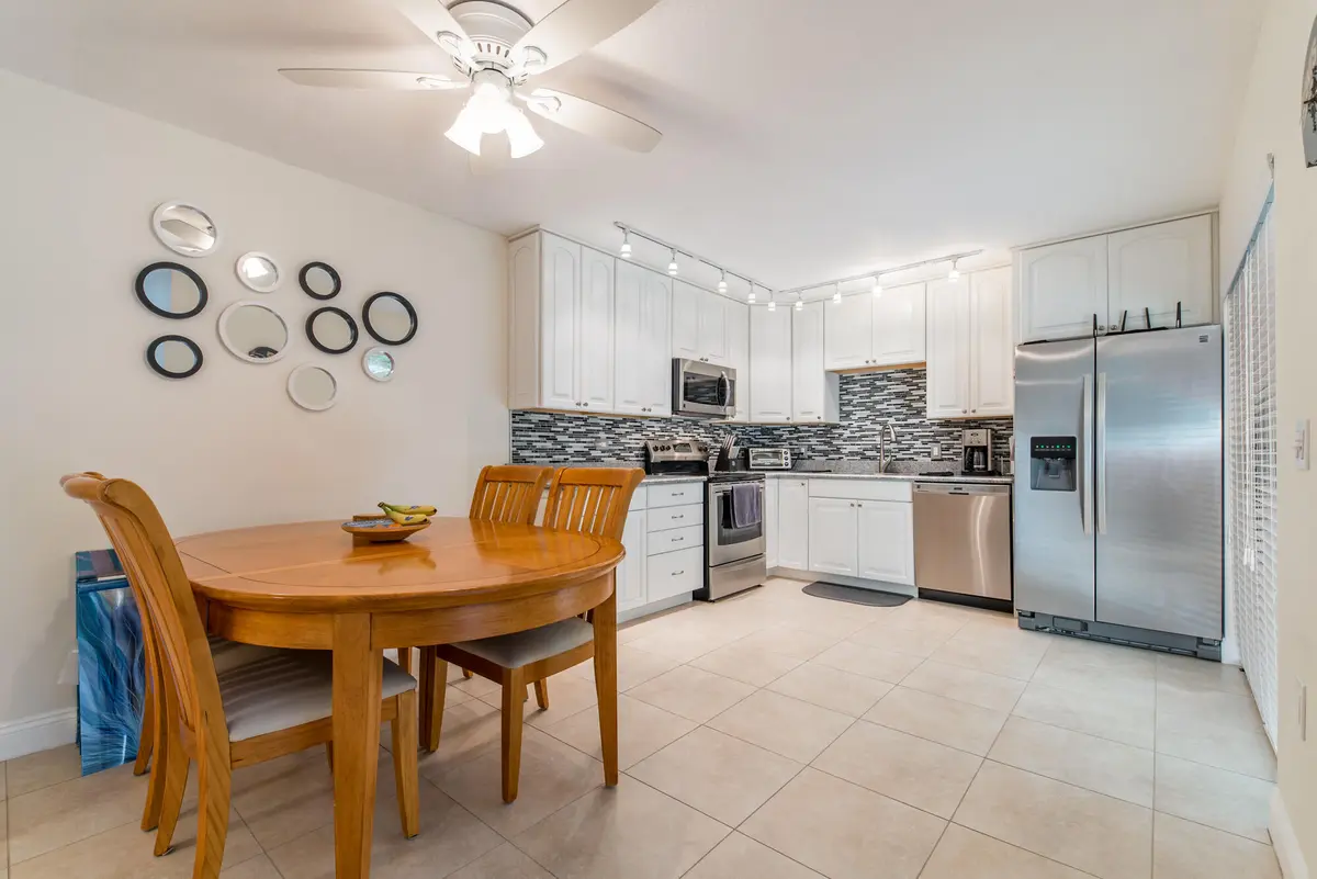 Dining & Kitchen at 717 7TH Lane, Palm Beach Gardens