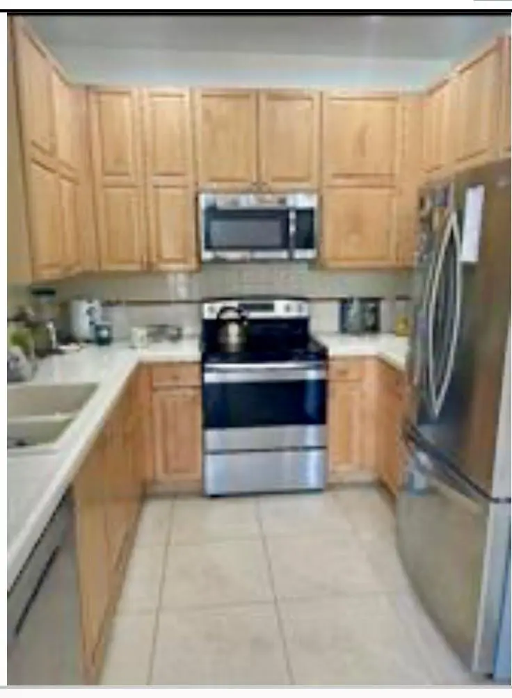 Photo 3 at 872 NW 130TH Avenue 872, Pembroke Pines