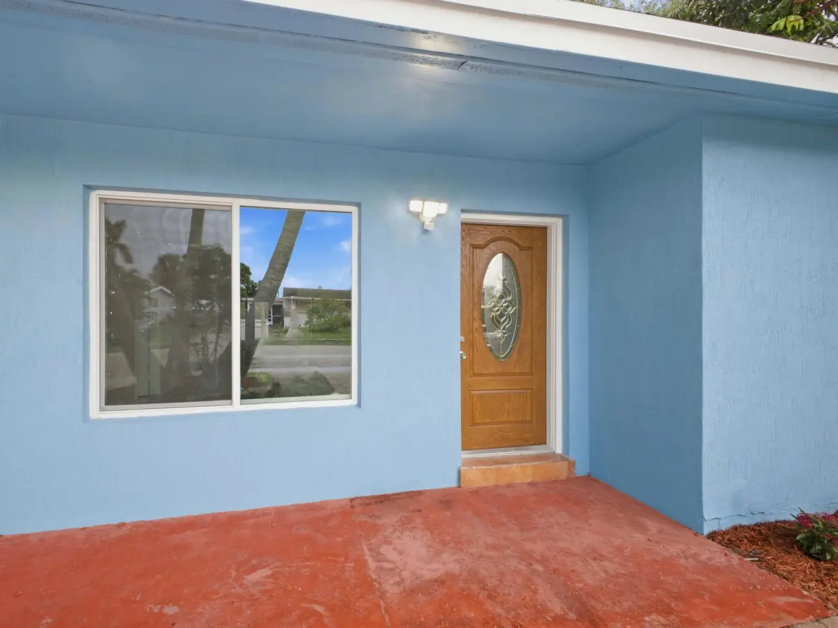 Entry Porch at 1421 Crest Drive, Lake Worth