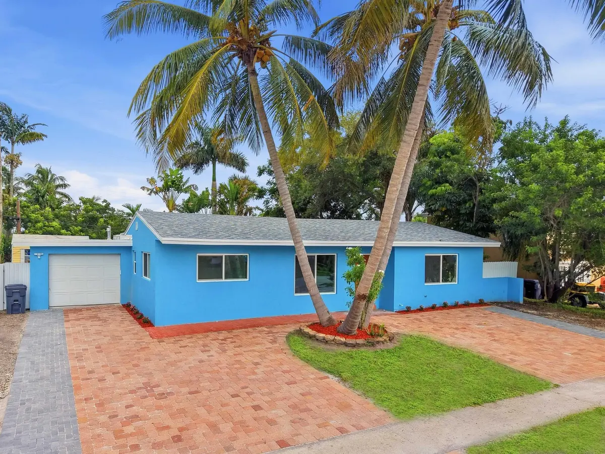 Front at 1421 Crest Drive, Lake Worth