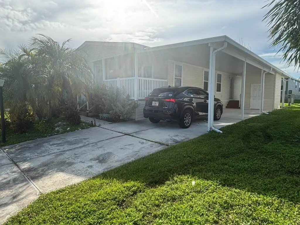 79393DE4-64D0-4AF2-95F4-CDDBEBAAB8E7_1_1 at 8775 20th Street lot 905, Vero Beach