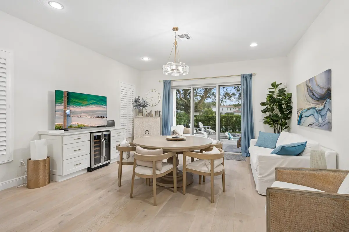 Dining at 844 MADISON Court, Palm Beach Gardens