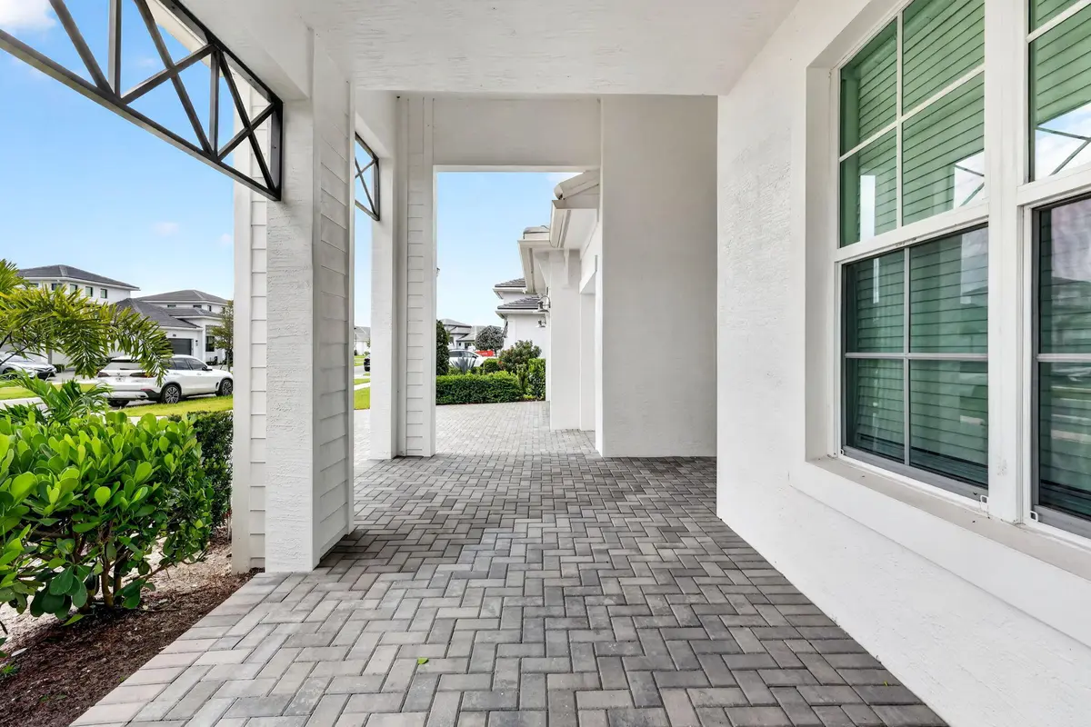 8-web-or-mls-5P1A9041 - Copy at 9202 SW ESULE Way, Port St. Lucie
