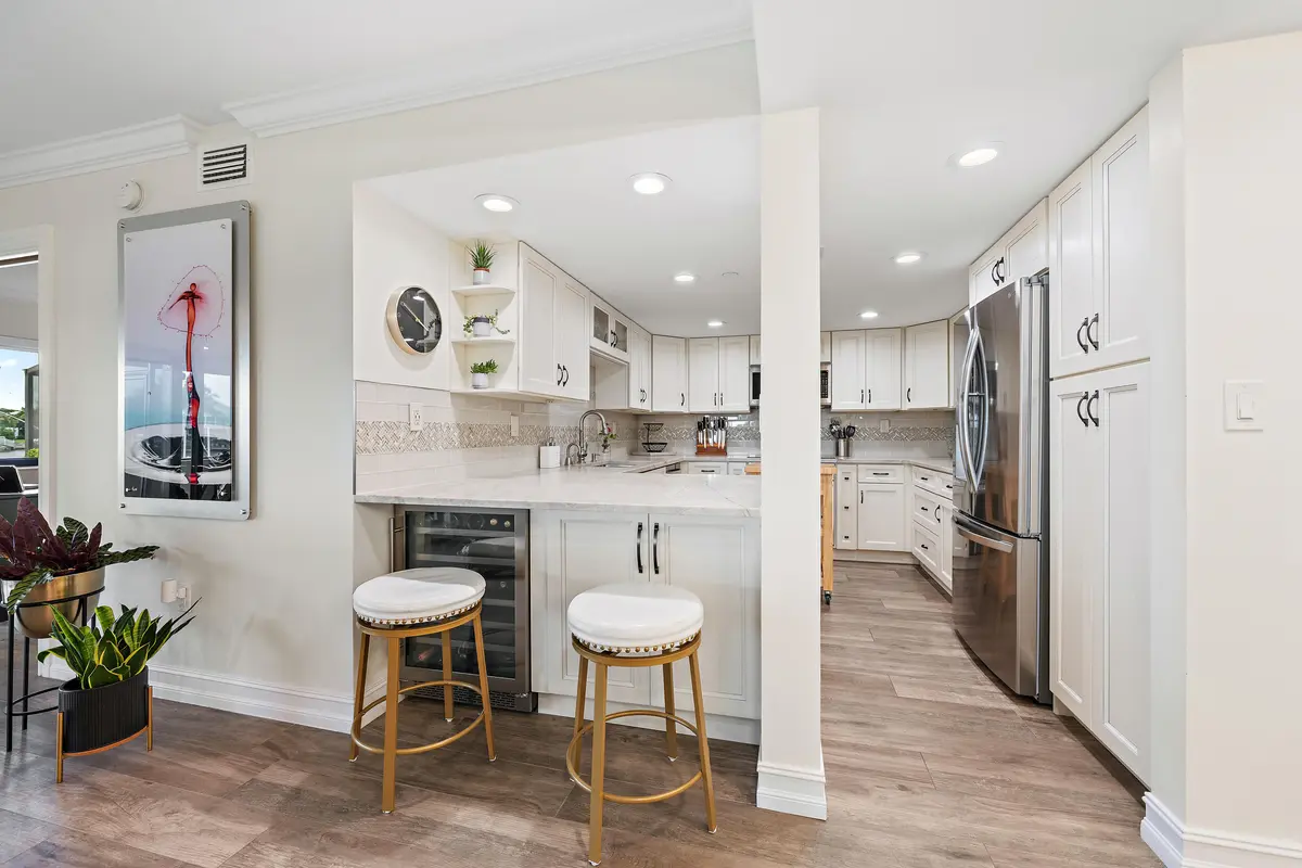 Snack Bar at 513 Oak Harbour Drive, Juno Beach