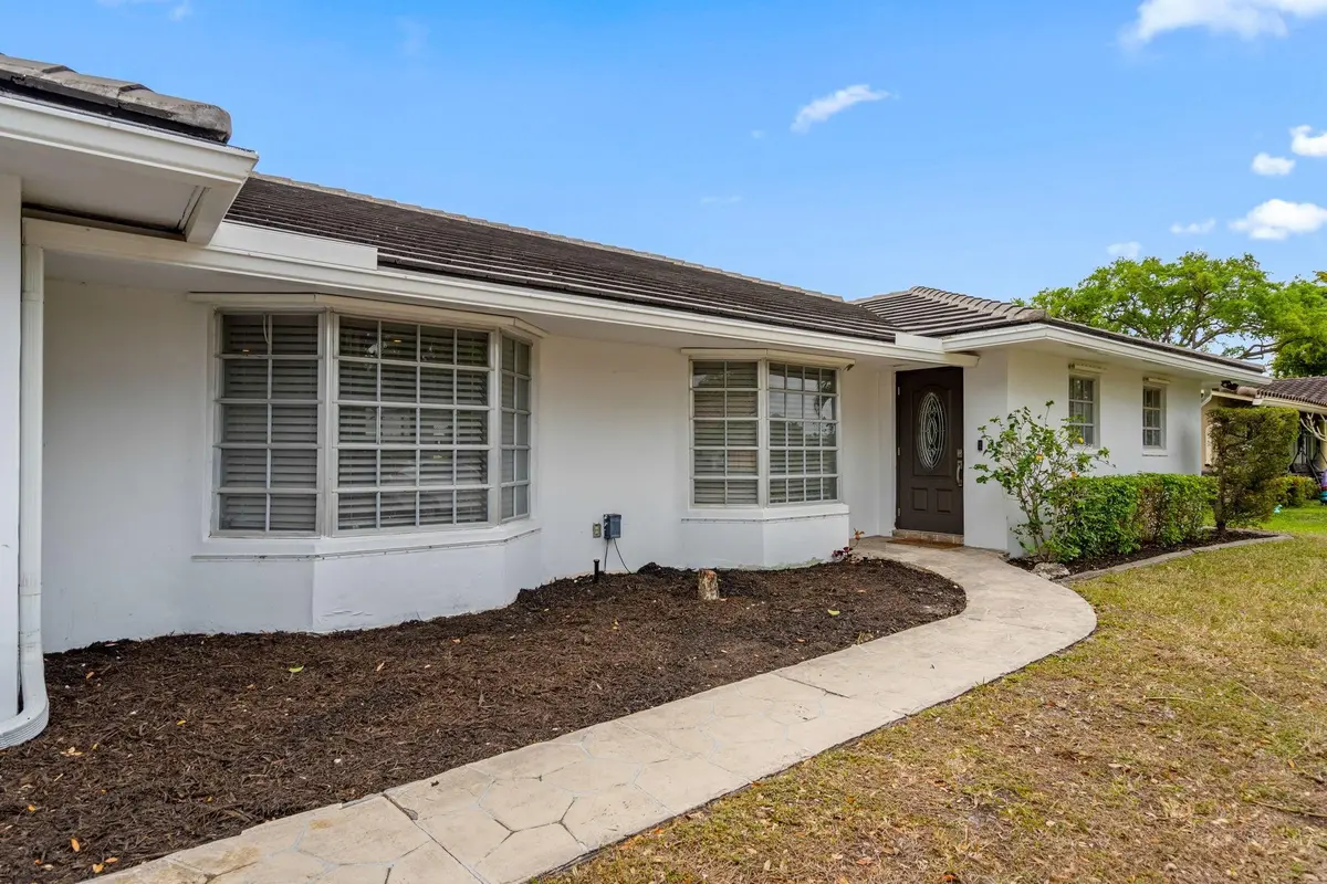 Photo 2 at 10140 NW 37TH Street, Coral Springs