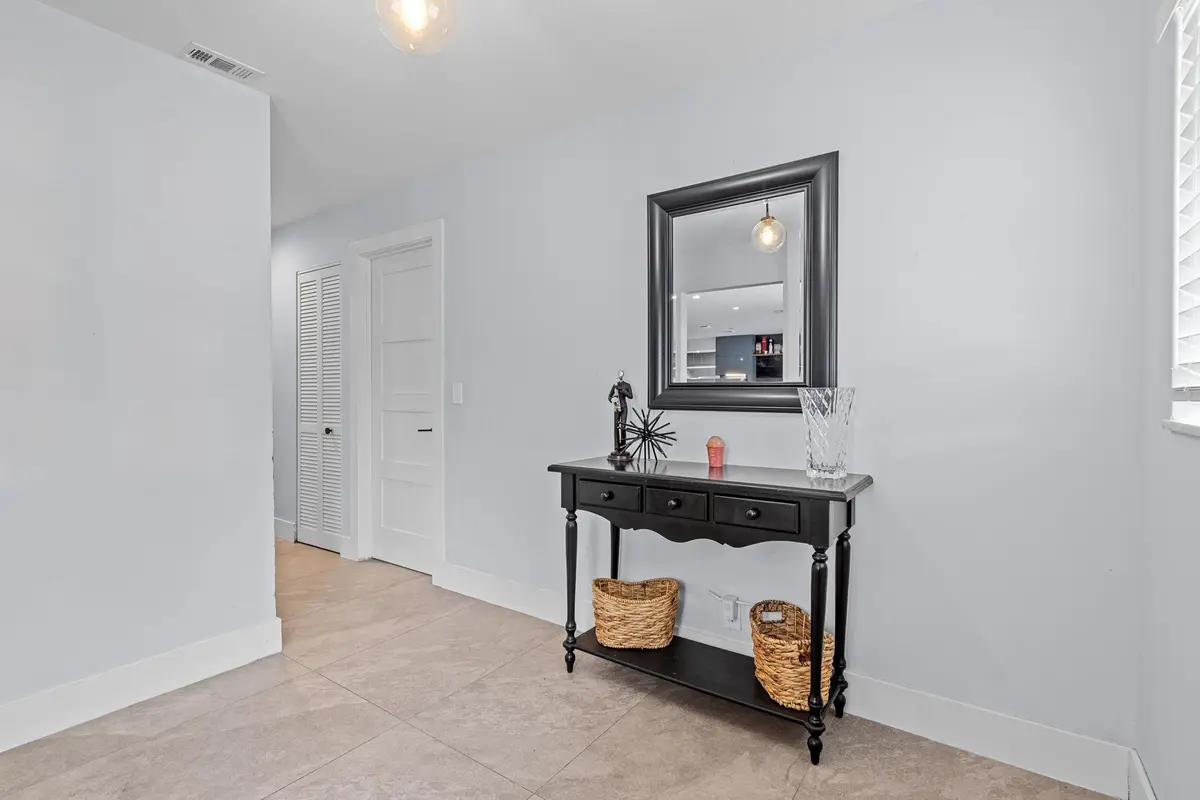 Photo 4 at 10140 NW 37TH Street, Coral Springs