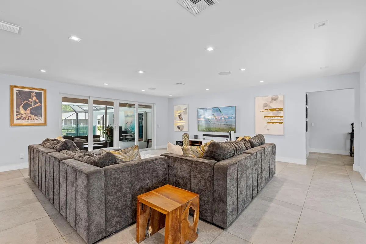 Photo 6 at 10140 NW 37TH Street, Coral Springs