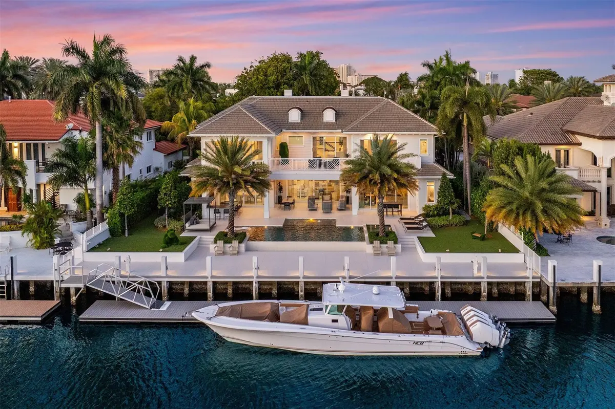 Photo 2 at 2520 DEL LAGO Drive, Fort Lauderdale