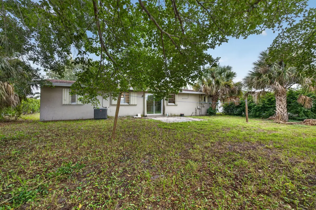 28-web-or-mls-3A5A9514 at 913 SE 10th Street, Stuart