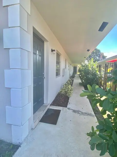 220 SW 8TH Street #2, Fort Lauderdale, FL – photo 2