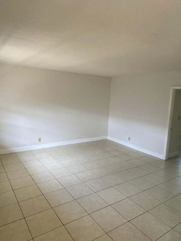 220 SW 8TH Street #2, Fort Lauderdale, FL – photo 3