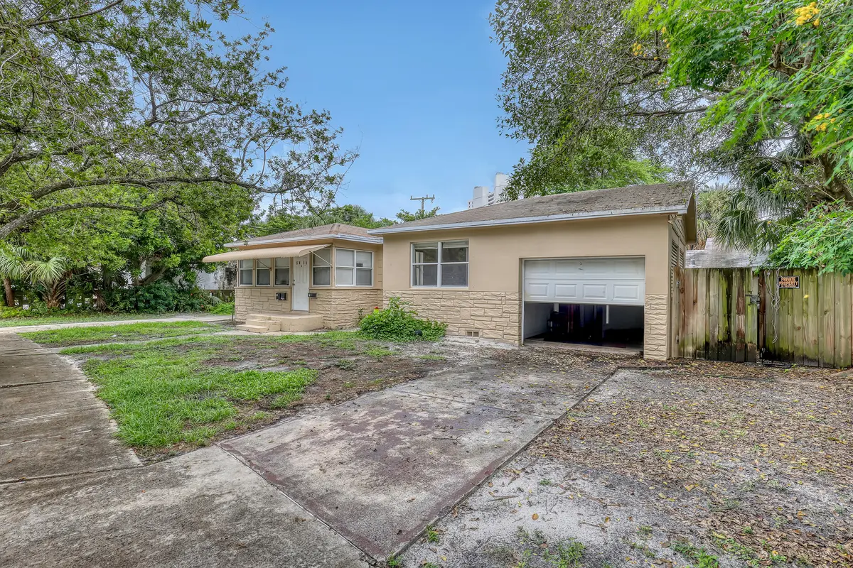 Front at 5014 SPRUCE Avenue, West Palm Beach