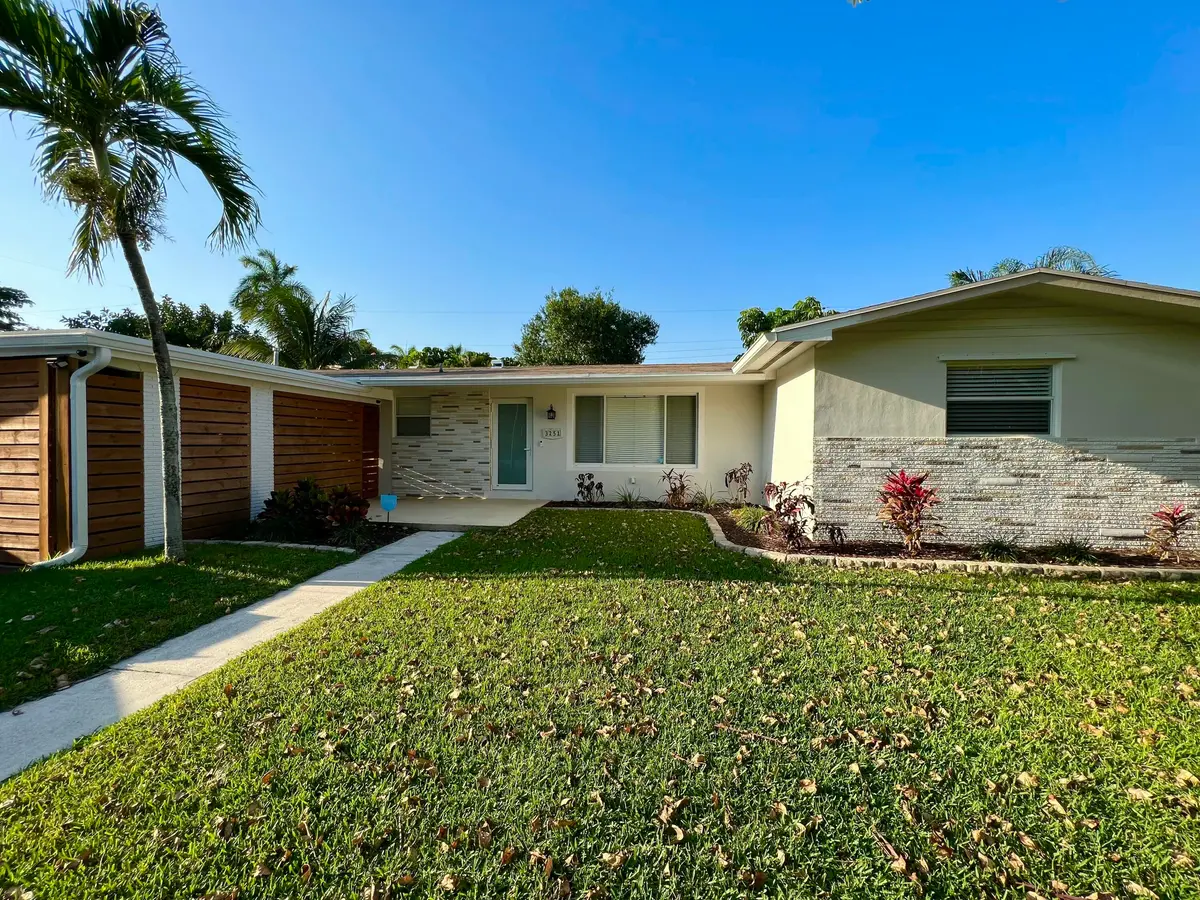 IMG_0765 at 3251 SW 23RD Court, Fort Lauderdale
