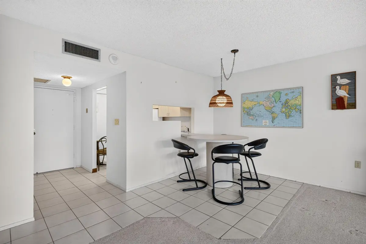 Dining Area at 3000 E Sunrise Boulevard 15E, Fort Lauderdale