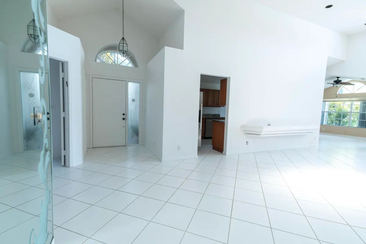 Entrance Foyer at 6113 GREENSPOINTE Drive 10, Boynton Beach