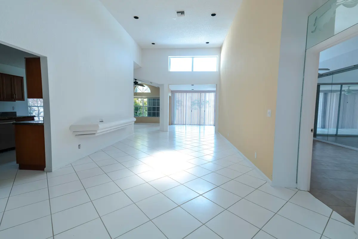 Living Room at 6113 GREENSPOINTE Drive 10, Boynton Beach