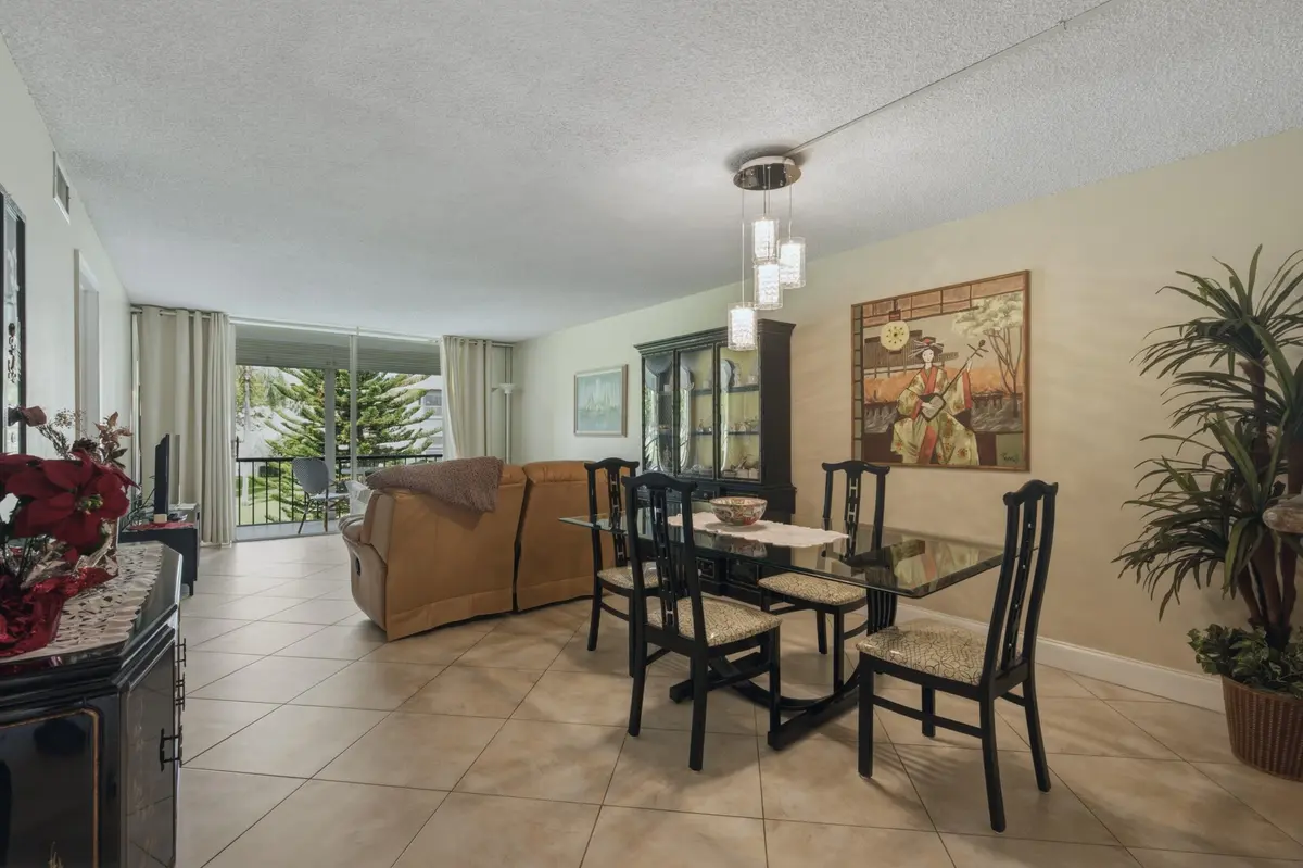 3. Dining Room to Living Room at 811 S Hollybrook Drive 202, Pembroke Pines