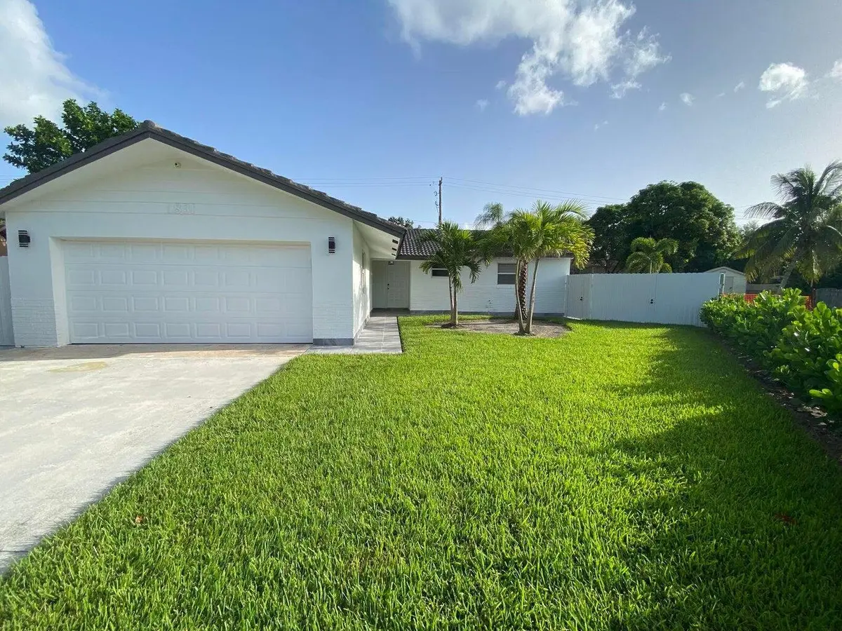 front at 1831 EAST Court, Lake Clarke Shores