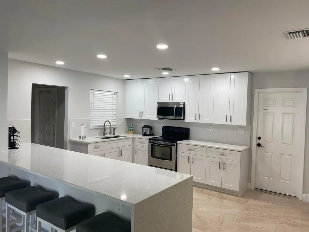 1831 kitchen at 1831 EAST Court, Lake Clarke Shores