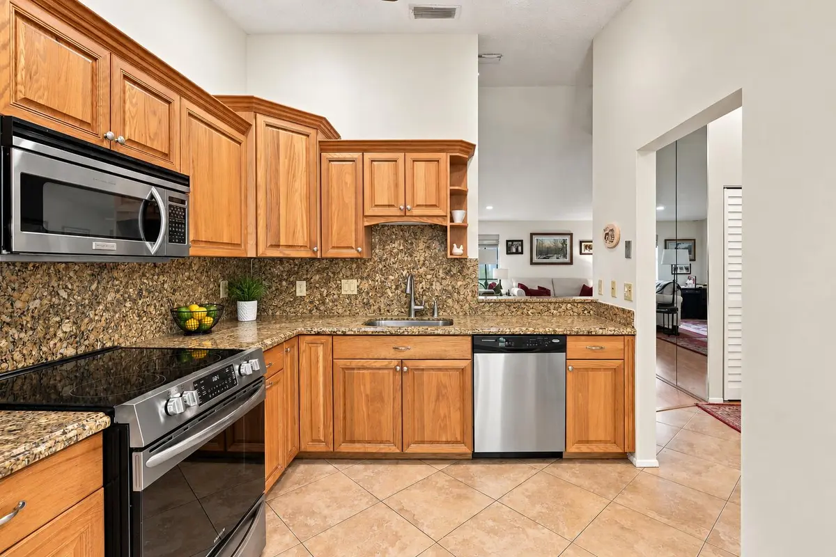 459 KNOLLWOOD Court 459, Royal Palm Beach, FL – photo 6