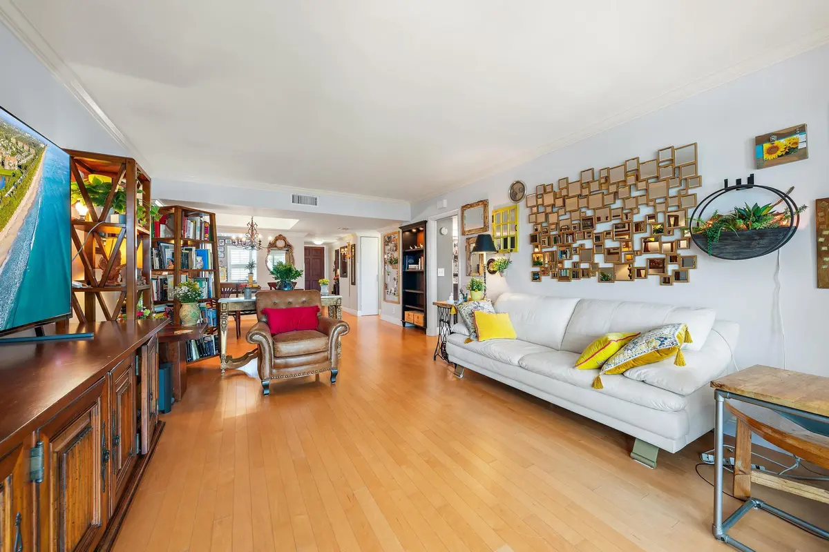 155 Yacht Club Dr 207-10 at 155 Yacht Club Drive 207, North Palm Beach