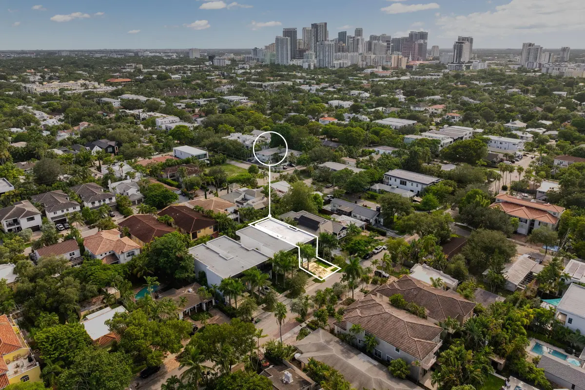 Minutes to Downtown and LAs Olas at 1616 NE 5TH Court A, Fort Lauderdale