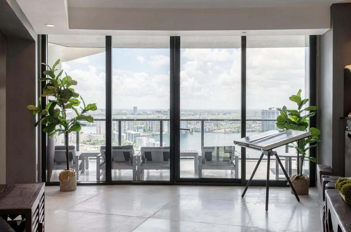 16-photo-d-57 at 18555 Collins Avenue 3303, Sunny Isles Beach