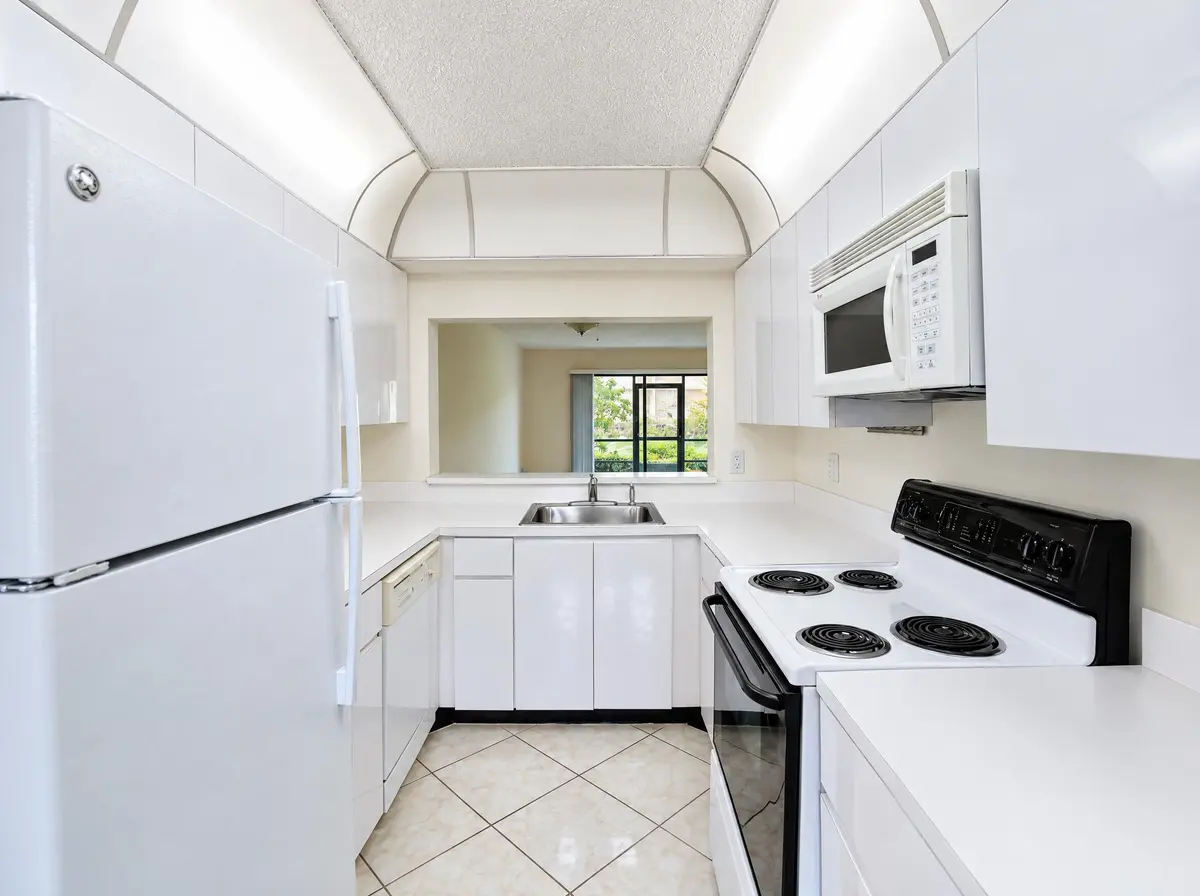 hf_20260922_175038_913817f3-1bb7-4d13-9d at 7915 WILLOW SPRING 1218, Lake Worth