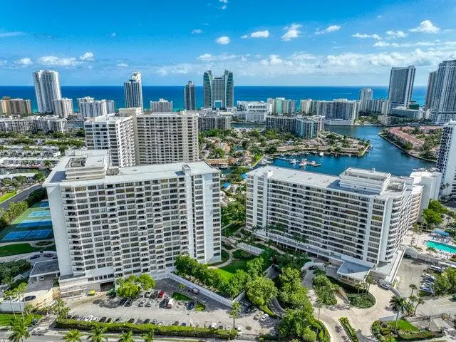 600 Three Islands Boulevard 1010, Hallandale Beach, FL – photo 1